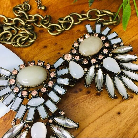 Statement Bib Necklace Crystal Rhinestone Antiqued 4218 - Picture 3 of 10